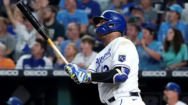 Salvador Pérez saca el jonrón 48 y espera recuperación Salvador Pérez saca el jonrón 48 y espera recuperación