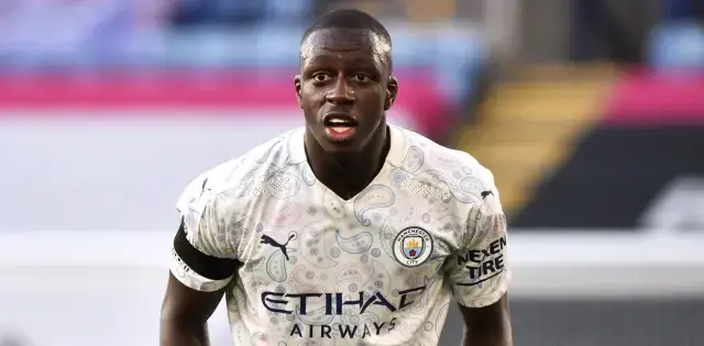 Benjamin Mendy seguirá arrestado hasta 2022