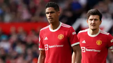 El Manchester United anunció la baja de Raphael Varane El Manchester United anunció la baja de Raphael Varane