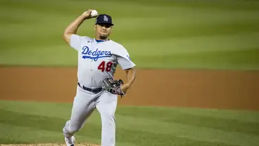 Brusdar Graterol está lanzando bolas de fuego para home Brusdar Graterol está lanzando bolas de fuego para home