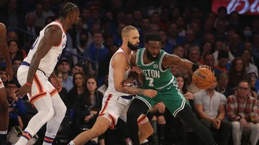 Knicks resuelven duro duelo en dos prórrogas