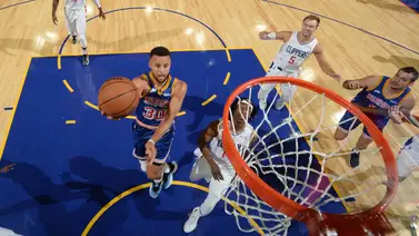 Curry anota 45 puntos para llevarse la victoria ante los Clippers Curry anota 45 puntos para llevarse la victoria ante los Clippers