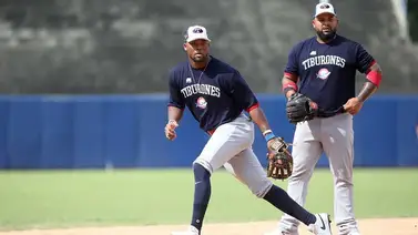 Tiburones divide en Puerto La Cruz y gana su primer juego Tiburones divide en Puerto La Cruz y gana su primer juego