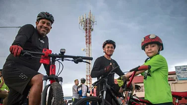 Más de mil ciclistas participaron en rodada en homenaje a Rafael Urdaneta