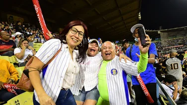 Magallanes y Caracas: el público de la capital responde con todo (+Fotos)