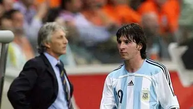 Vinotinto: De un dirigente "Galáctico" al lanzador de Leo Messi en Argentina Vinotinto: De un dirigente "Galáctico" al lanzador de Leo Messi en Argentina