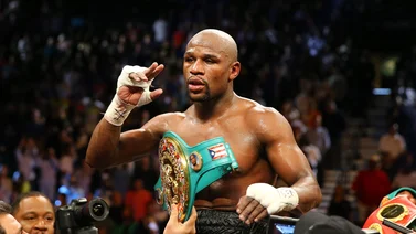 Floyd Mayweather regresa al ring en un helipuerto en Dubai