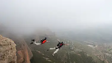 Un total de 35 paracaidistas han muerto en una década por practicar salto BASE Un total de 35 paracaidistas han muerto en una década por practicar salto BASE