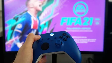 ¿Hasta qué punto debe ser fiel la serie de fútbol de EA al videojuego tradicional?
