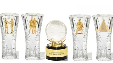 Conoce los nuevos diseños y nombres de los premios de la NBA (+Fotos) Conoce los nuevos diseños y nombres de los premios de la NBA (+Fotos)