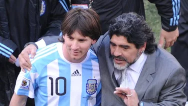 Lionel Messi y Diego Maradona: las grandes deidades de Argentina