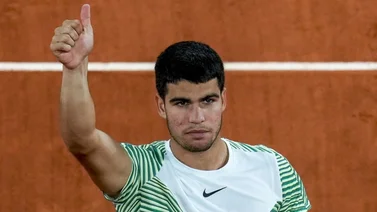 Alcaraz pasa a octavos en Roland Garros y llega a este número de victorias en Grand Slams (+DATOS)