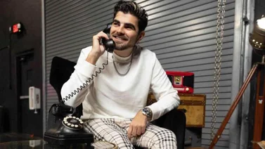 Bajo un torrencial en Caracas, Jonathan Moly presentó su "Metamorfosis"