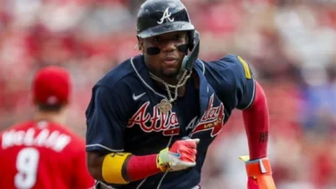 MLB: Ronald Acuña Jr. a solo unos pasos de un récord histórico en Grandes Ligas