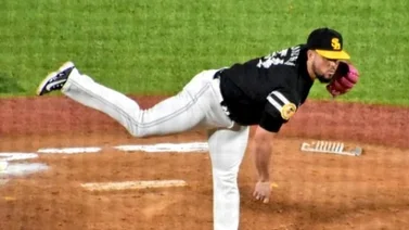 El mexicano Roberto Osuna está imparable en la Liga Japonesa de Beisbol Profesional