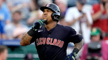 MLB: ¡Impresionante! José Ramírez se roba el home frente a los Reales de Kansas City (+video)