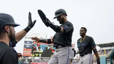 Los Marlins de Miami barren a los Medias Rojas y alcanzan una marca histórica en la temporada Los Marlins de Miami barren a los Medias Rojas y alcanzan una marca histórica en la temporada