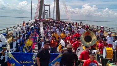 Entérate: El puente sobre el Lago de Maracaibo se llenó de color y alegría con al menos 300 estudiantes