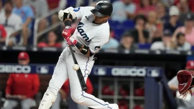 MLB: Luis Arráez enciende su "regadera" ante los Cardenales de San Luis (+Video)