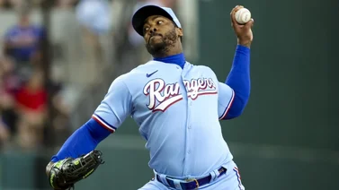 MLB: Aroldis Chapman llegó a los Rangers para mejorar su bullpen