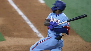 MLB: Adolis García sacó su vigésima tercera pelota del año