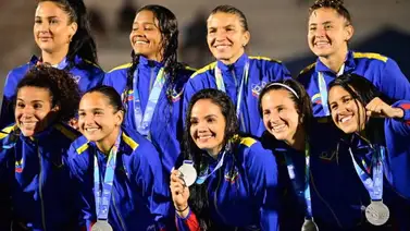 Deyna Castellanos manda un mensaje lleno de orgullo: "Esta medalla de plata vale mucho" Deyna Castellanos manda un mensaje lleno de orgullo: "Esta medalla de plata vale mucho"