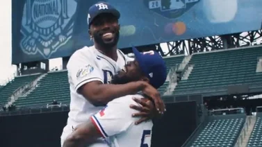 MLB: ¡Abrazo de "hermanos"! Mira el reencuentro de Adolis García y Randy Arozarena (+Video)
