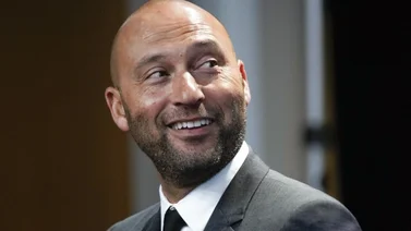 Derek Jeter revela que le gustaría a ver a Juan Soto con el uniforme de los Yankees esta temporada (Video)