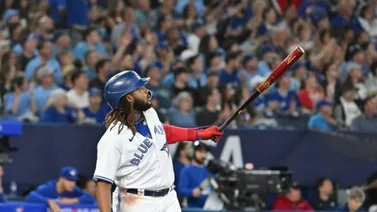 MLB: Vladimir Guerrero Jr. sigue en modo HR Derby y castiga a los Cascabeles (+Video)