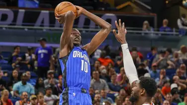 NBA: Phoenix Suns refuerzan sus tableros con la incorporación de un gigante de 2,18 metros NBA: Phoenix Suns refuerzan sus tableros con la incorporación de un gigante de 2,18 metros