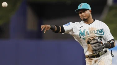 MLB: ¡Con el guante también! Luis Arráez se lució con gran jugada a la defensiva (+Video)