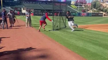 MLB: "Deja el juego loco", así reacciona Eduardo Escobar ante una nueva broma con el gato (+video)
