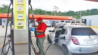 Estos son los terminales de placas que deben echar gasolina este 19 de julio