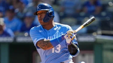 MLB: ¡Regresó el poder! Salvador Pérez conecta vuelacerca en el Yankee Stadium (+Video)
