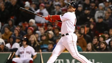 MLB: ¡Aún no cae! Mira este cuadrangular que conectó Rafael Devers (+Video)