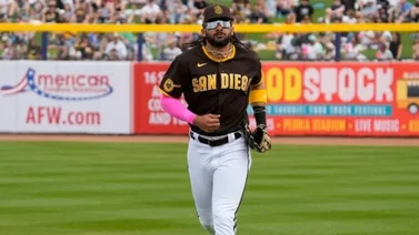 MLB: ¡De película! Fernando Tatis Jr. protagoniza una fenomenal atrapada contra Piratas (+Video)