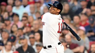MLB: ¿Cómo lo hizo? Rafael Devers conectó jonrón contra una bola que casi tocó la tierra (+Video)