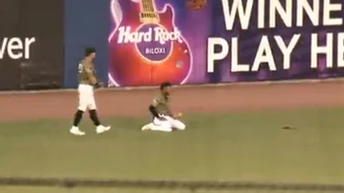 MLB: Vea como Jackson Chourio se luce en el jardín central con un elevado complicado (+video)