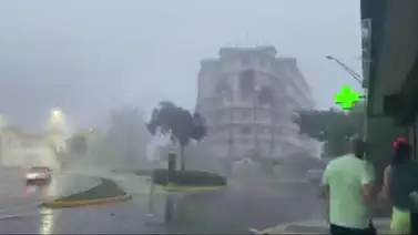 El huracán Beryl de categoría 5 se hace sentir en Puerto Rico (+Detalles) El huracán Beryl de categoría 5 se hace sentir en Puerto Rico (+Detalles)