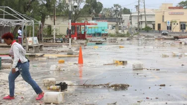 Beryl se aproxima a Jamaica y deja a su paso media docena de muertes y destrucción