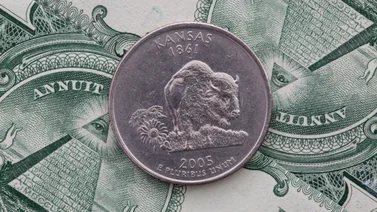 Esta moneda de 25 centavos puede llegar a valer hasta $100 dólares por este inusual motivo