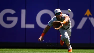 MLB: Anthony Santander se luce con gran jugada en los jardines (+Video)