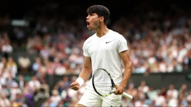 Carlos Alcaraz sufre de más pero logra avanzar a los Octavos en Wimbledon