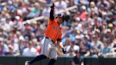 MLB: José Altuve regresa de su "lesión" repartiendo batazos (+Video)