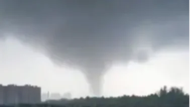 Beryl toca tierra en Houston como huracán categoría 1: Se activan alertas de tornado para la costa