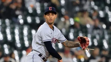 MLB: Javier Báez no puede contra el brazalete de Brayan Rocchio (+video)