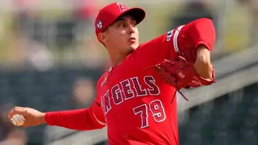 MLB: Joven lanzador mexicano recibe triste noticia de los Angelinos MLB: Joven lanzador mexicano recibe triste noticia de los Angelinos