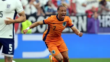 Xavi Simmons adelanta a los neerlandeses / Foto: EFE Xavi Simmons adelanta a los neerlandeses / Foto: EFE