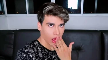 La Divaza “empiernadito” con este misterioso hombre ¿Nuevo amor?