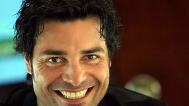 Así presume Chayanne sus sensuales "cuadritos" por la playa (+Imagen) 